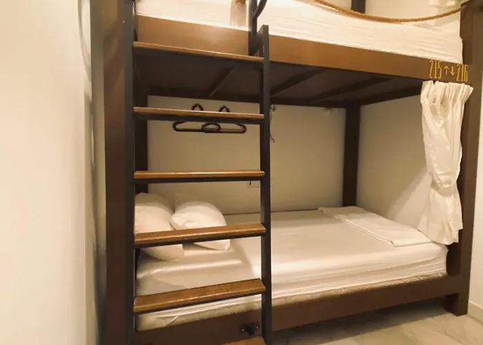 Leisure Lodge
