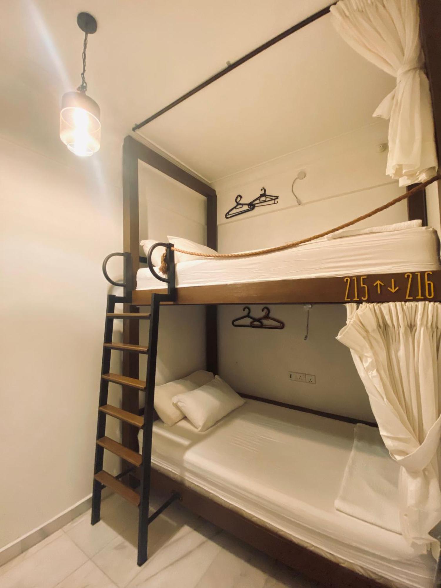 Hotel kapsul Leisure 2*
