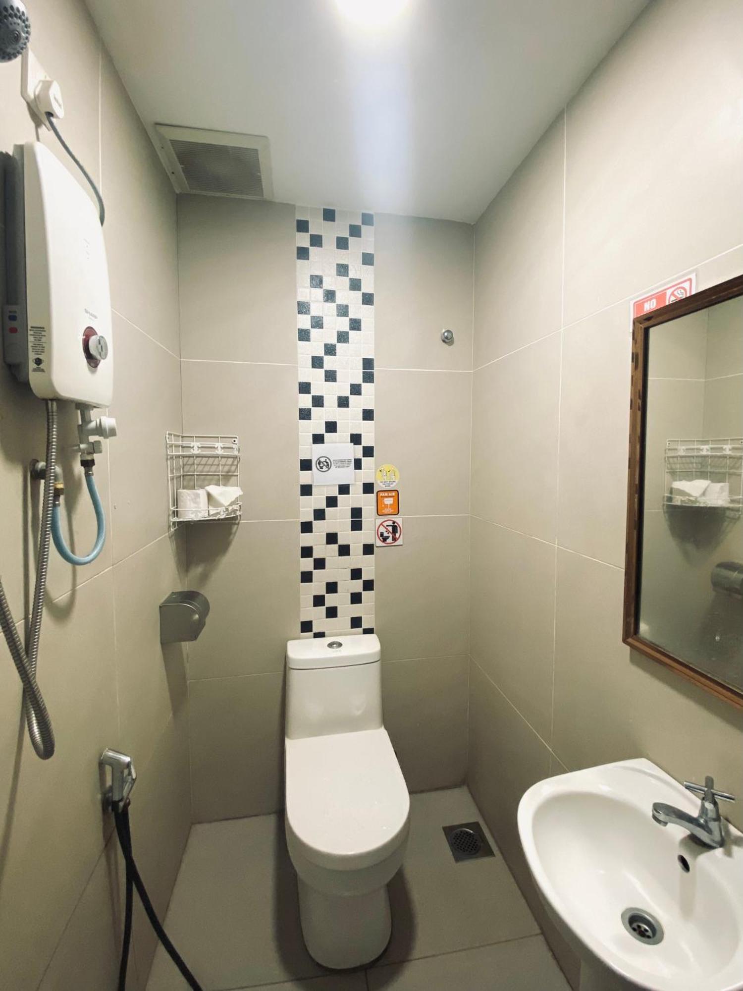 Leisure Hotel kapsul